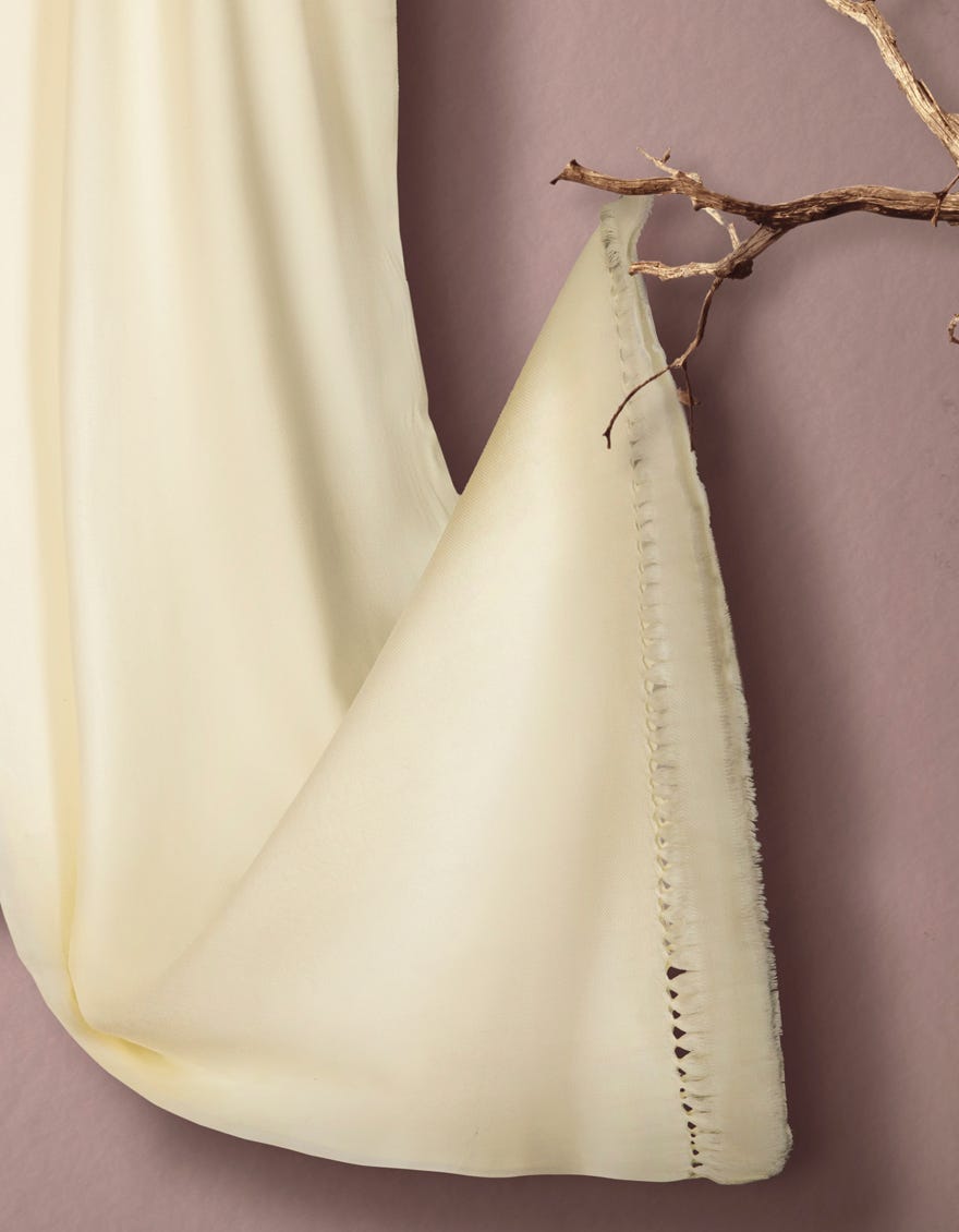 JSH-SHW-21-0027 FB/SOLID DYED SHAWL - WHITE