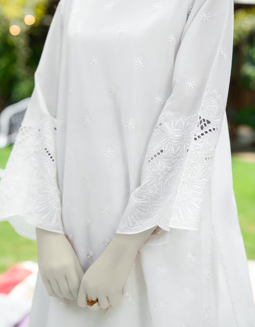 WHITE DYED SCHIFFLI 2PC STITCHED