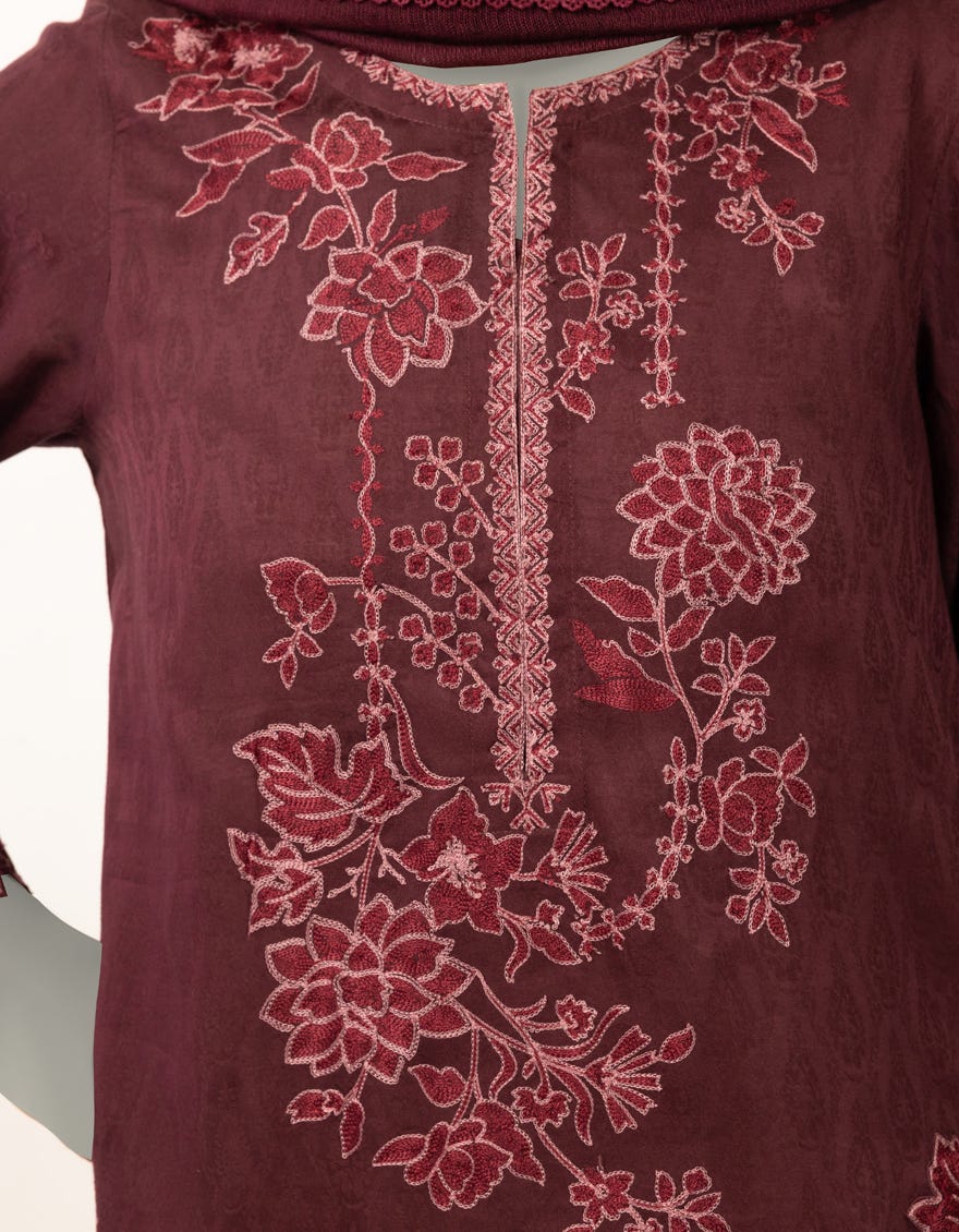 maroon-dobby-embroidered-stitched-3pc-jls26478s