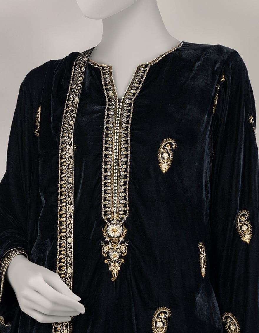 black-velvet-embroidered-unstitched-3pc-jlu253623u