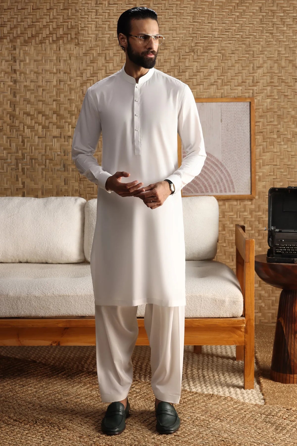 HAARLEM - WHITE EXCLUSIVE KAMEEZ SHALWAR