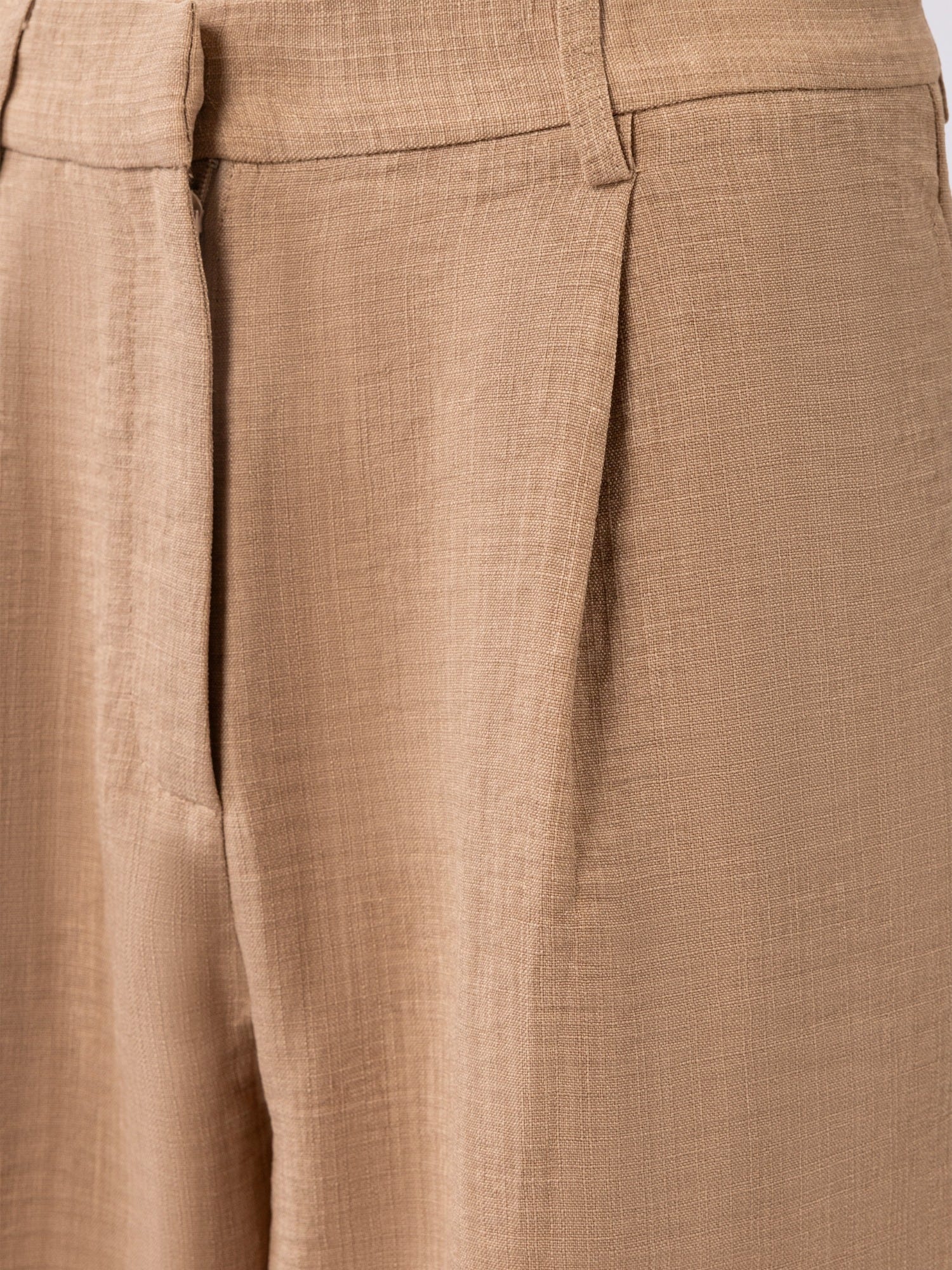 beige-trousers-wbot250062