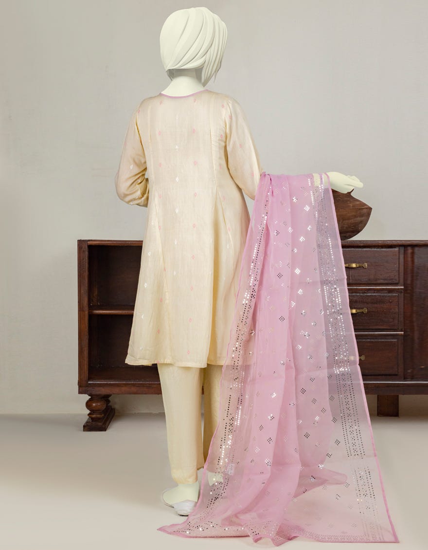 JGK-YGTL-S-636-22 FB/Noor Bano